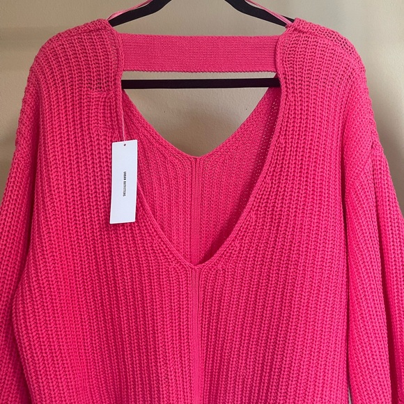 Urban Outfitters Avery Double V-Neck Sweater in Pink, size xs. NWT - Picture 5 of 7